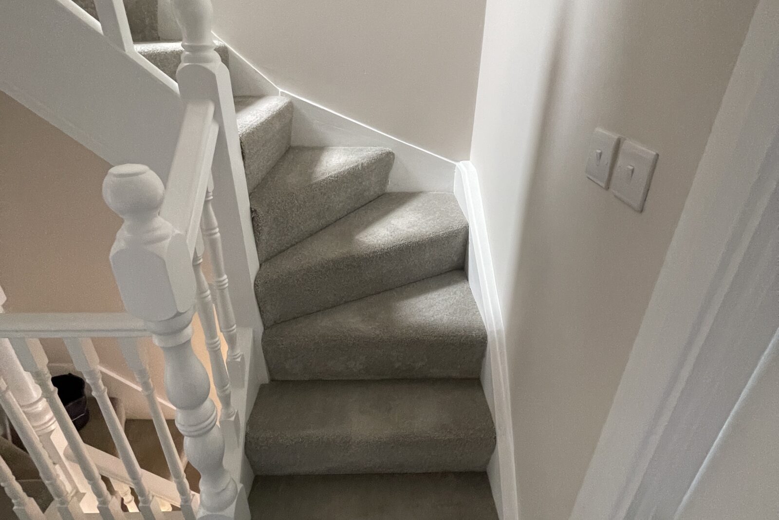 Stair carpet, hot-water extraction